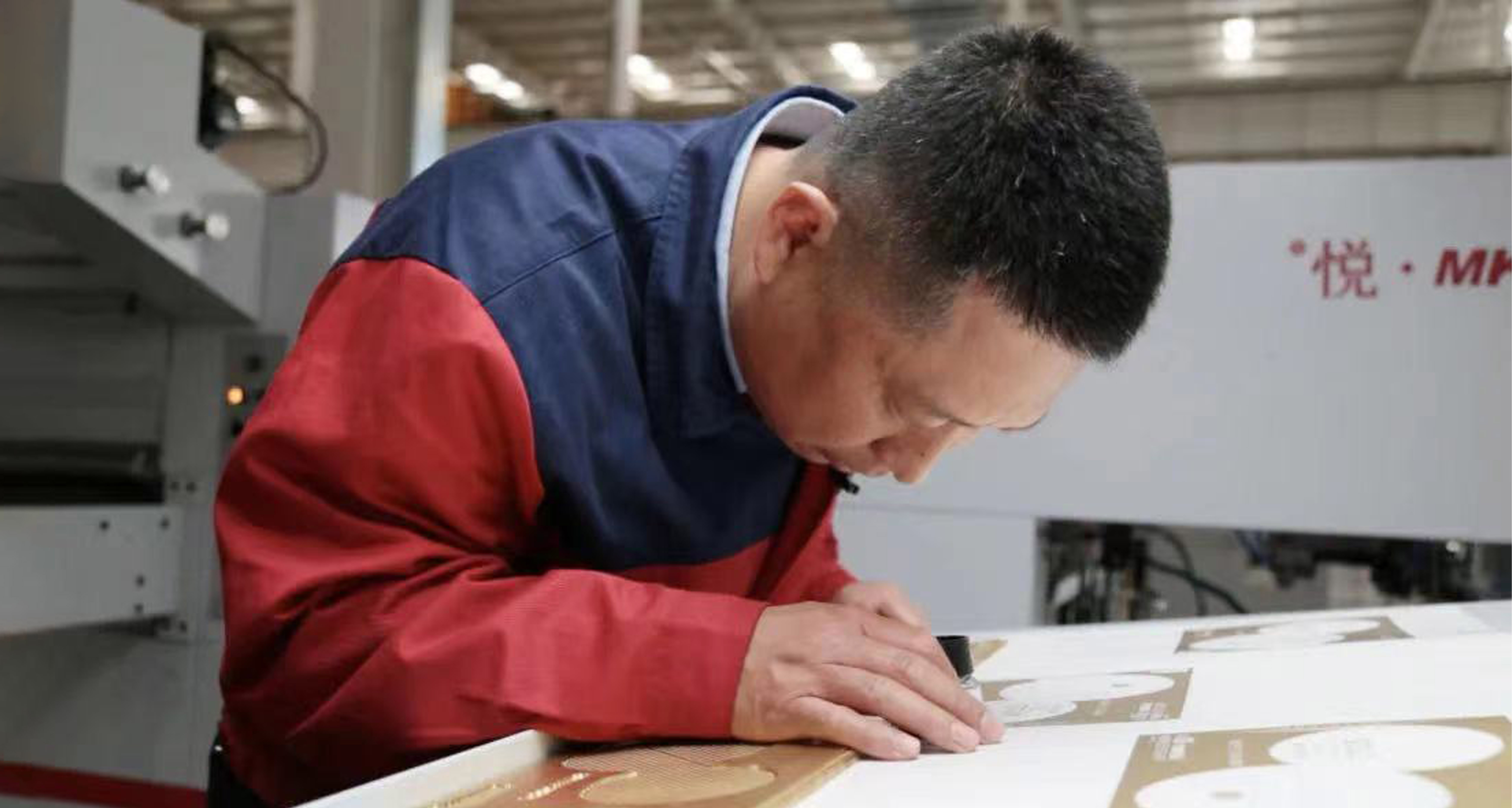 ����ҵ������ʵ������Ծ������׷��������ĥ�½��ĵ�ɫ